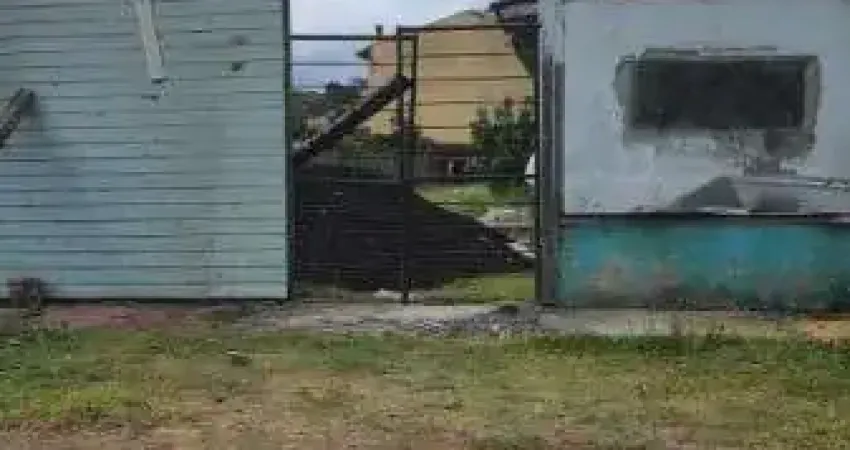 Terreno à venda na Avenida Edgar Pires de Castro, 996, Hípica, Porto Alegre