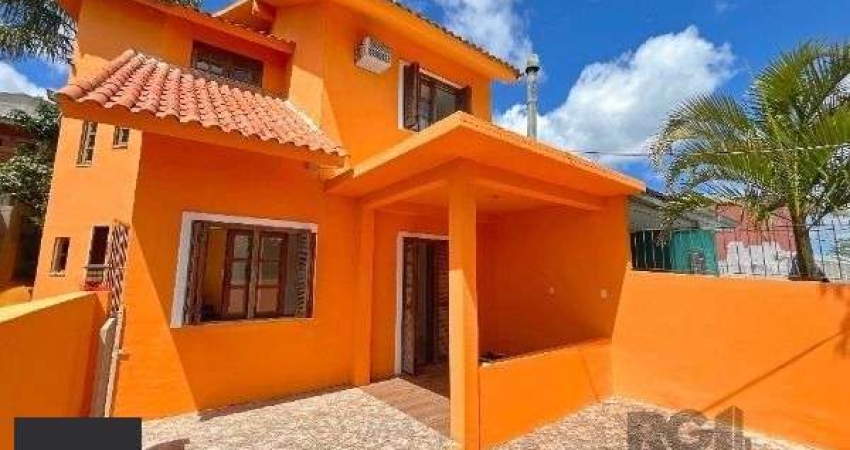 Casa para Venda - 144m², 2 dormitórios, 2 vagas - Lomba do Pinheiro