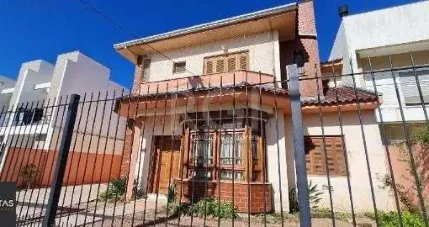 Casa para Venda - 239m², 5 dormitórios, sendo 1 suites, 4 vagas - Hípica