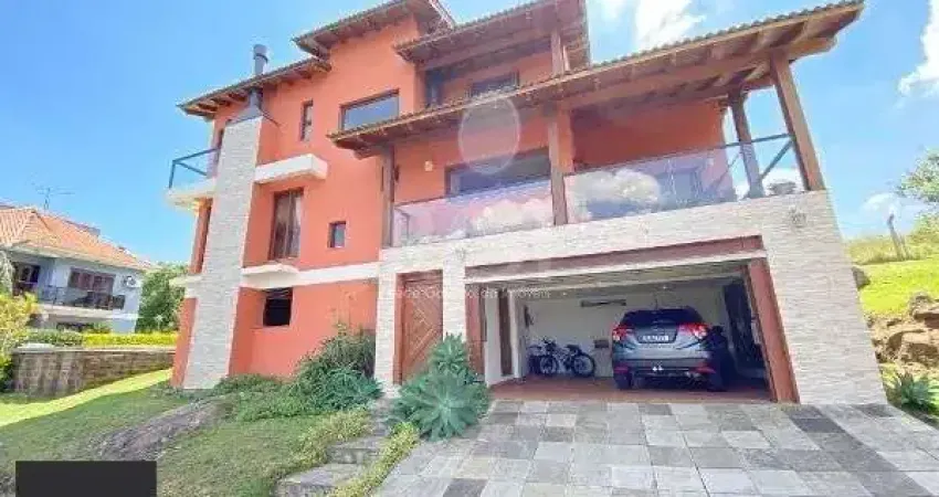 Casa Condominio em Porto Alegre, no bairro Glória, com 3 dormitório(s), e 3 banheiros, à venda.