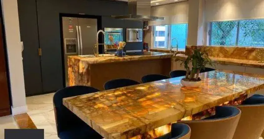 Apartamento em Porto Alegre, no bairro Petrópolis, com 3 dormitório(s), e 3 banheiros, à venda.
