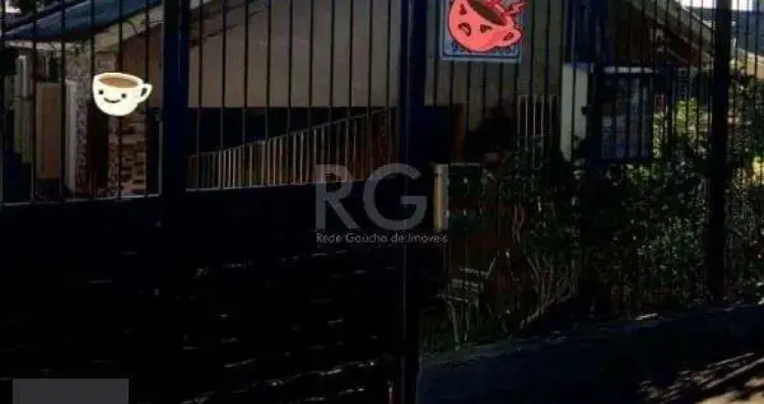 Casa em Porto Alegre, no bairro Espírito Santo, com 3 dormitório(s), e 3 banheiros, à venda.