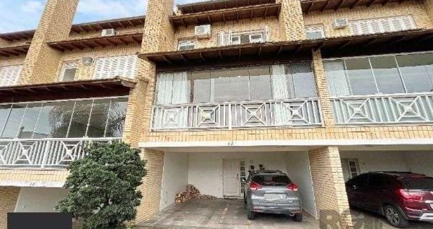 Casa Condominio em Porto Alegre, no bairro Sétimo Céu, com 4 dormitório(s), e 4 banheiros, à venda.