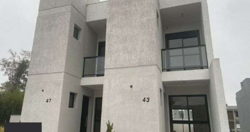 Casa em Porto Alegre, no bairro Hípica, com 2 dormitório(s), e 2 banheiros, à venda.
