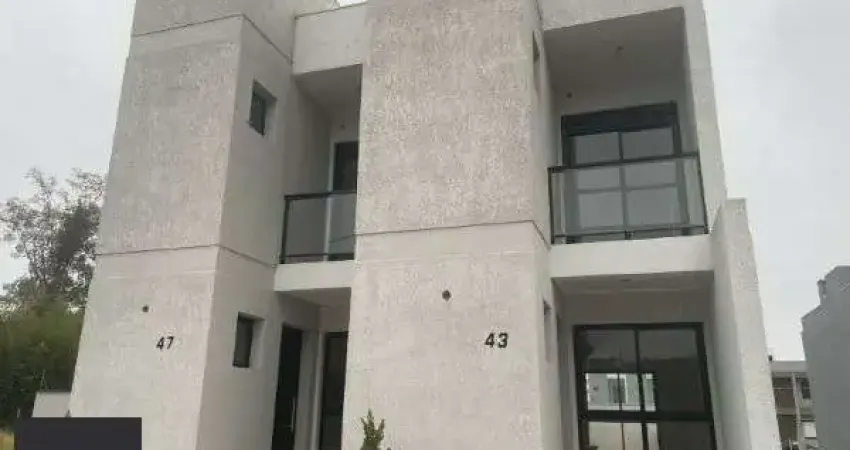 Casa em Porto Alegre, no bairro Hípica, com 2 dormitório(s), e 2 banheiros, à venda.