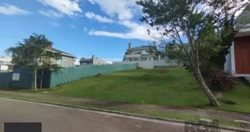 Terreno em Condominio em Porto Alegre, no bairro Vila Nova, à venda.