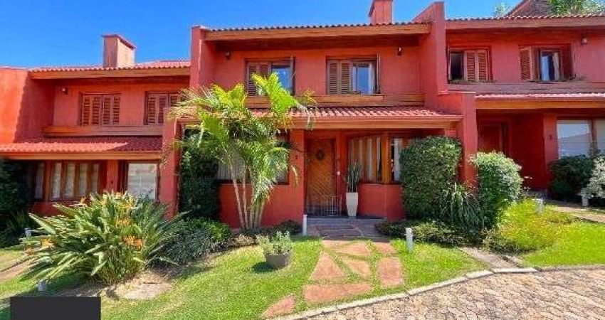 Casa Condominio em Porto Alegre, no bairro Cristal, com 4 dormitório(s), e 4 banheiros, à venda.