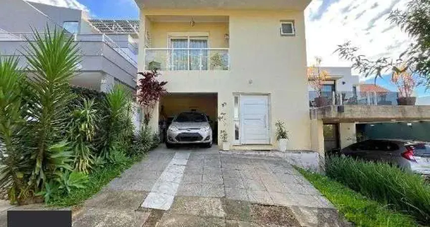 Casa Condominio em Porto Alegre, no bairro Vila Nova, com 3 dormitório(s), e 3 banheiros, à venda.