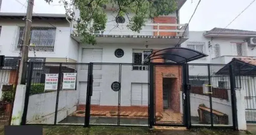 Apartamento JK em Porto Alegre, no bairro Medianeira, com 1 dormitório(s), e 1 banheiros, à venda.