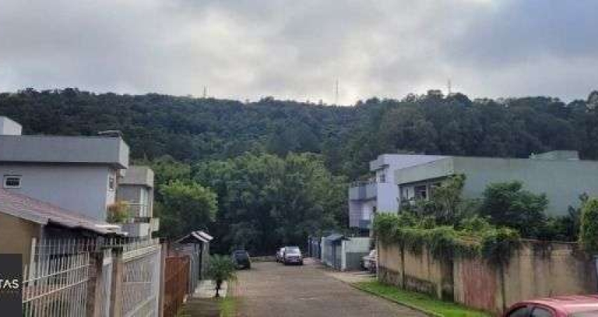 Terreno em Porto Alegre, no bairro Vila Nova, à venda.