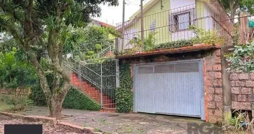 Casa em Porto Alegre, no bairro Cavalhada, com 4 dormitório(s), e 4 banheiros, à venda.