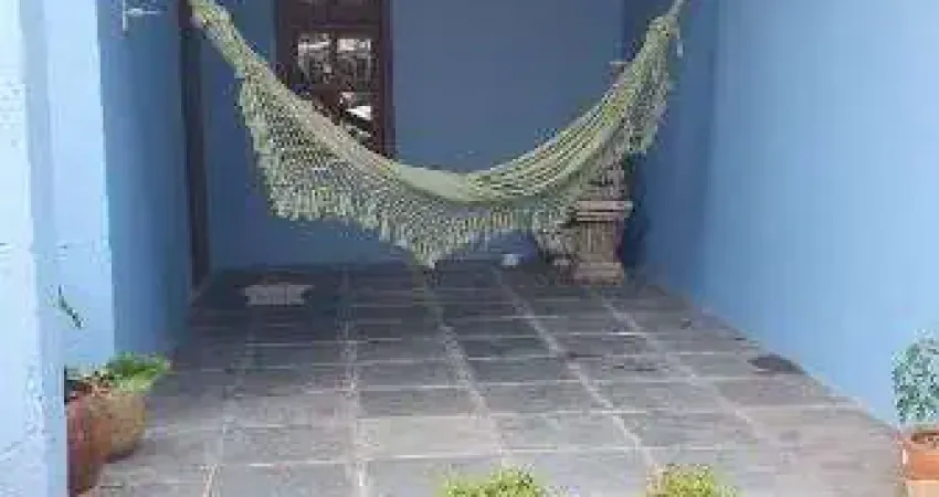 Casa em Porto Alegre, no bairro Hípica, com 2 dormitório(s), e 2 banheiros, à venda.