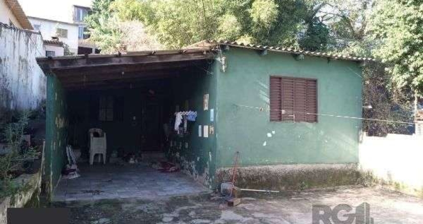 Terreno em Porto Alegre, no bairro Cavalhada, à venda.