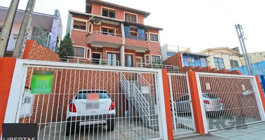 Casa á Venda - 192m², 4 dormitórios, 3 suites, 2 vagas - Medianeira