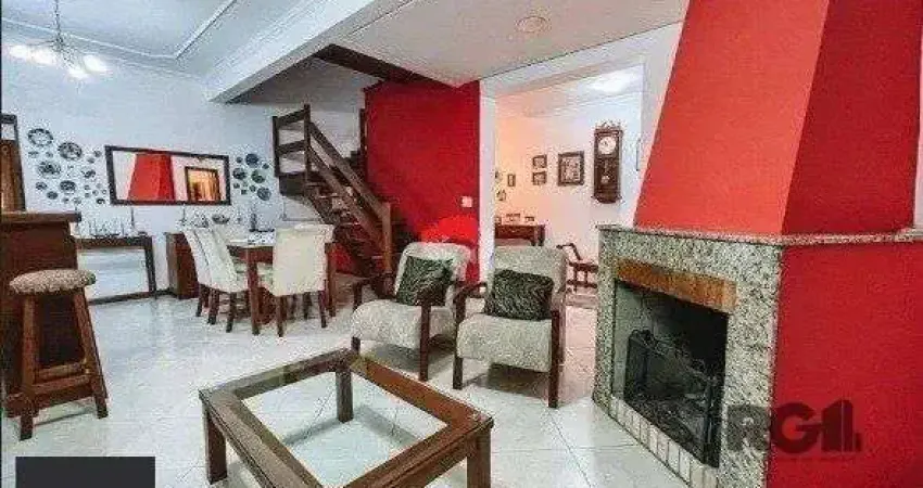 Casa para Venda - 360m², 3 quartos com suites,4 banheiros e 2 vagas - Menino Deus
