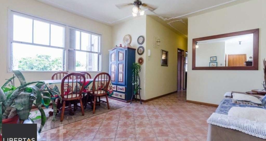 Apartamento com 3 dormitórios em prédio com elevador no Bairro Santa Cecília