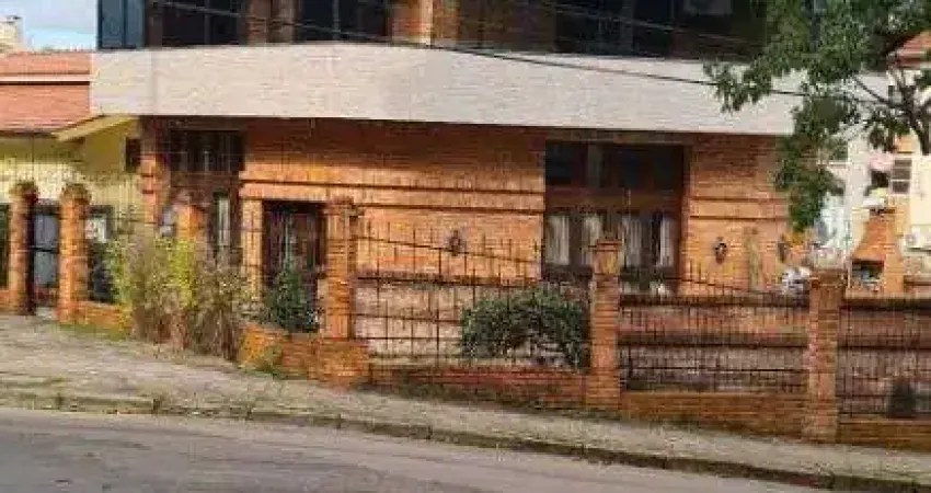 Casa para Venda - 200m², 3 dormitórios, sendo 1 suites, 4 vagas - Jardim Isabel