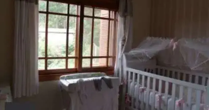 Casa para Venda - 300m², 3 dormitórios, sendo 1 suites, 4 vagas - Vila Nova