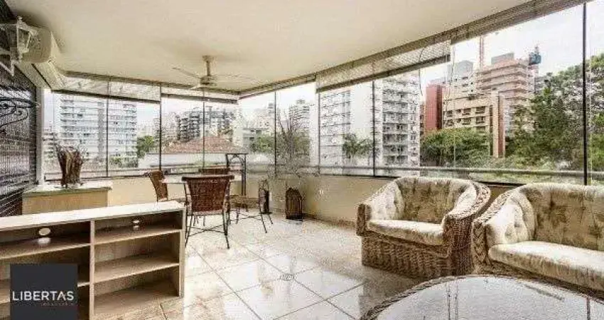 Amplo apartamento com 3 dormitórios, churrasqueira e hidromassagem - 222m² - Petrópolis