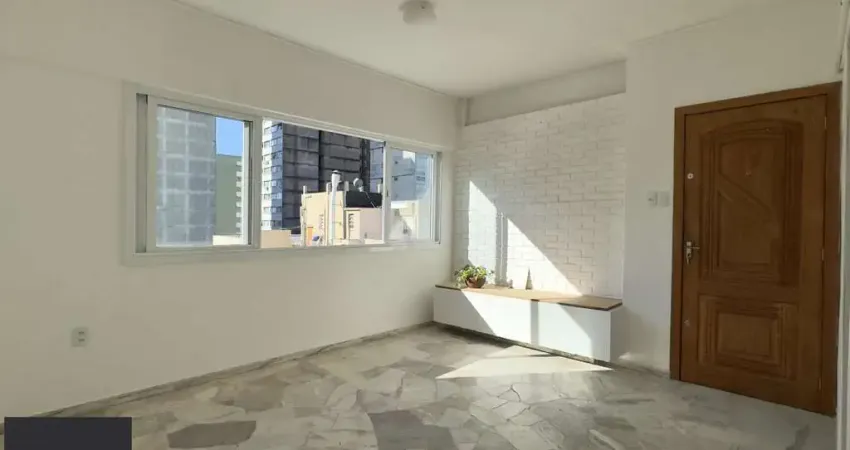 APARTAMENTO 2 DORMITÓRIOS REFORMADO COM LINDA VISTA NO CENTRO HISTÓRICO
