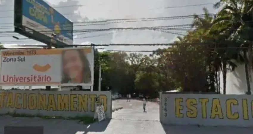 Terreno em Porto Alegre, no bairro Teresópolis, à venda.
