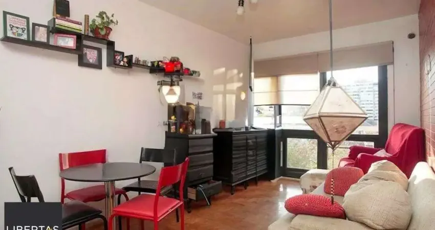 Apartamento semi mobiliado com 2 dormitórios na Sofia Veloso.