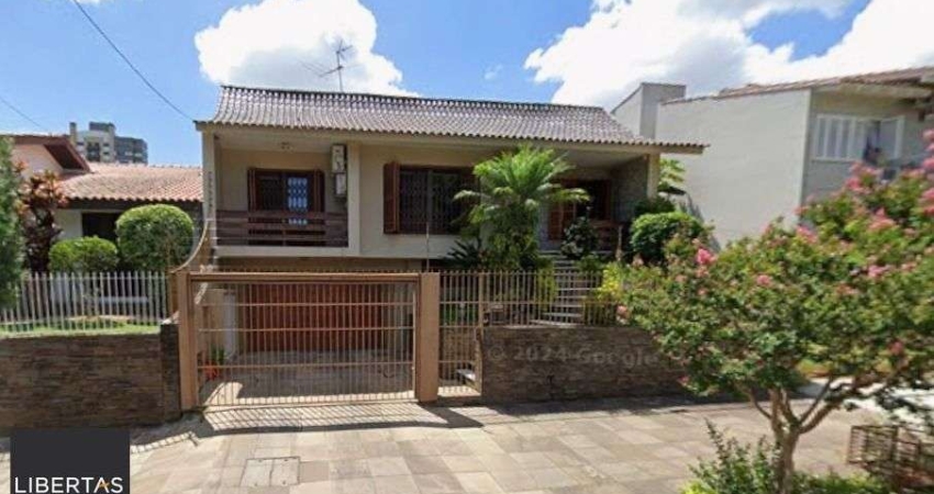 Casa no bairro Jardim Planalto de 3 dormitórios e 3 vagas