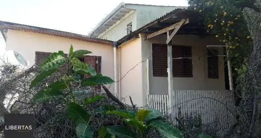 Casa para Venda - 230m², 2 dormitórios, 3 vagas - Santa Tereza