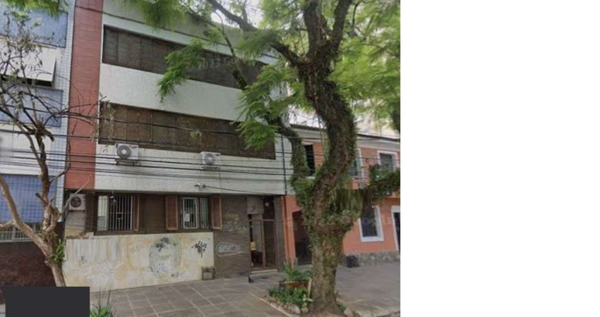 Cobertura no bairro Farroupilha / Bom Fim de 4 dormitórios com pátio