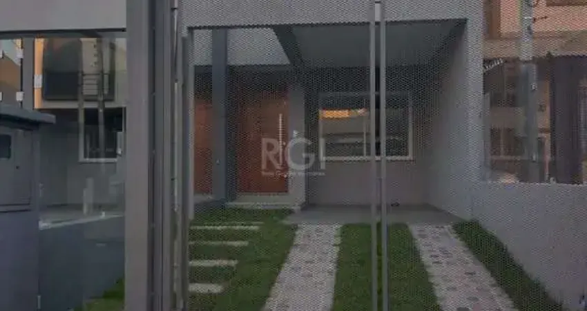 Casa 3 dormitórios, sendo 1 suites, 2 vagas - Guarujá, Porto Alegre RS