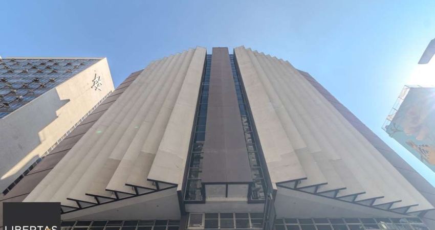 Barracão / Galpão / Depósito à venda na Avenida Borges de Medeiros, 659, Centro Histórico, Porto Alegre
