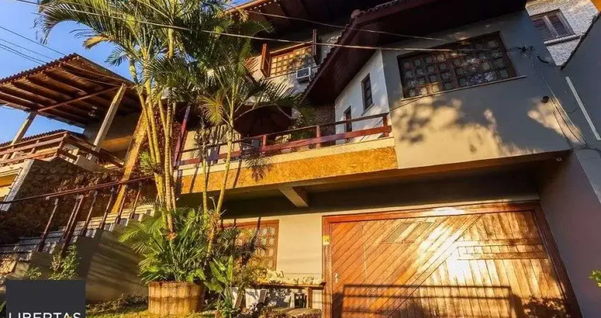 Casa espaçosa com 6 dormitórios e vista incrível no Cristo Redentor
