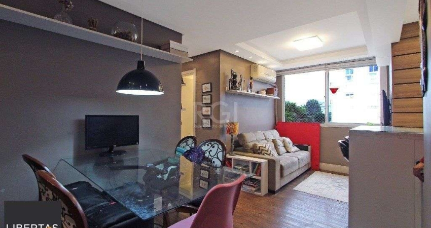 Apartamento de 2 domitórios, 1 vaga no bairro Cristal - Porto Alegre RS