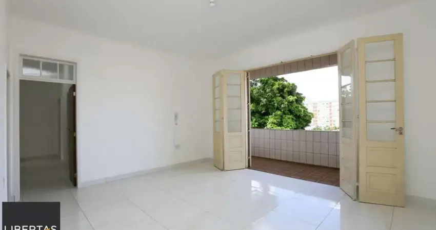 3 dormitórios com 94 privativos com sacada, sol leste, possui 1 vaga