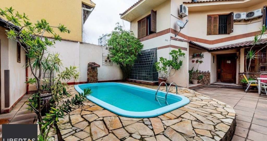 Casa com 3 suítes e 4 vagas no Bairro Boa Vista