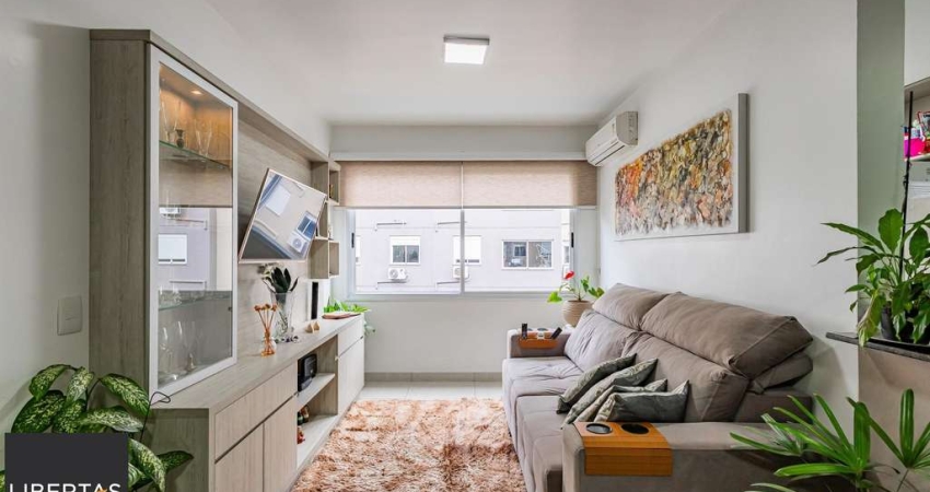 VENDA- Apartamento com 2 dormitórios sendo 1 suite, churrasqueira e vaga- Menino Deus, Porto Alegre
