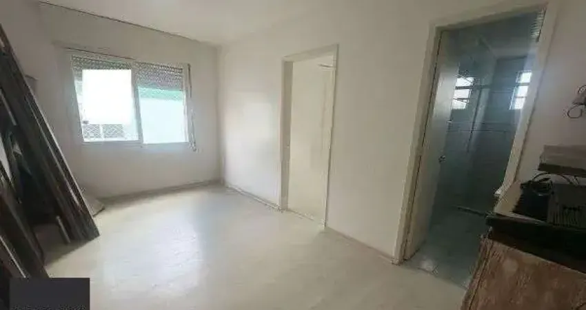 Apartamento de 1 dormitório na Vila Ipiranga desocupado