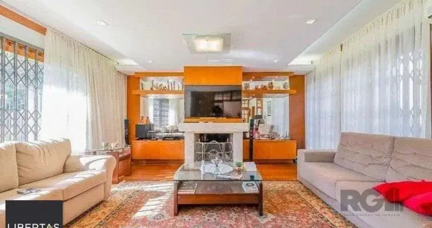 Casa 221m² - 3 dormitórios, 1 suíte, 4 vagas de garagem no bairro Vila Assunção