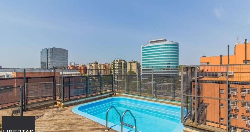 Cobertura com piscina e vista para o Iguatemi