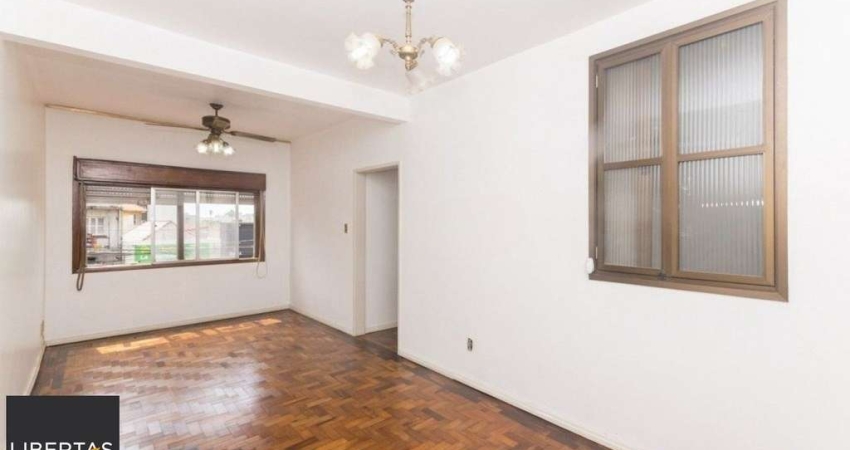 Apartamento com 3 dormitórios e pátio no Bairro São João