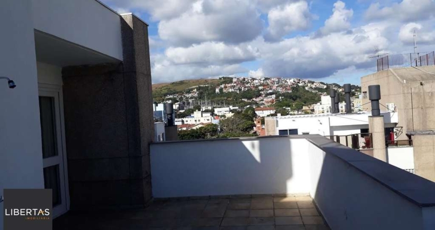 Cobertura com 137m², no Bairro Cristal, de 2 dormitórios, sento uma suíte, ampla sacada, churrasqueira, vista panorâmica, vaga coberta.