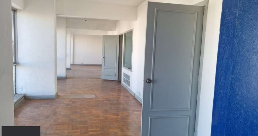 Conjunto Comercial em Floresta