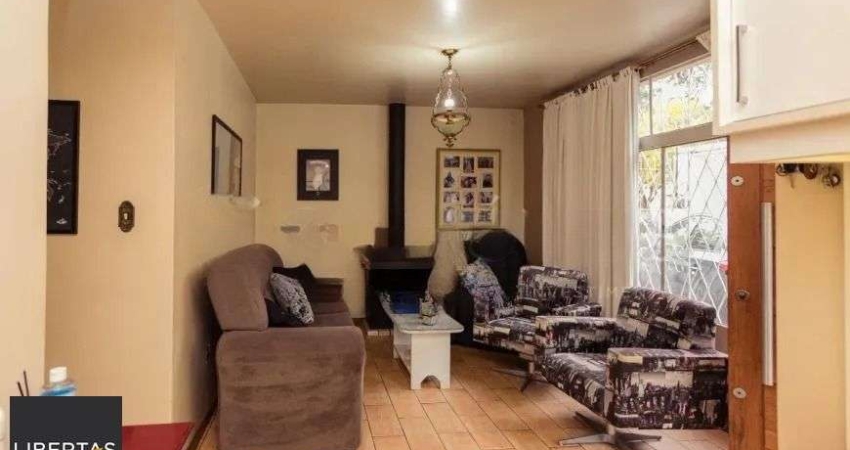 Casa térrea  com 200m² privativos, 3 quartos, Rua Sylvio Sanson - Sarandi