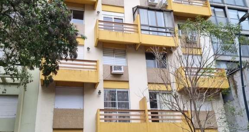 Apartamento de 1 dormitório com sacada no Centro Histórico.
