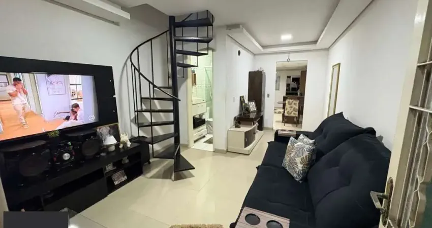 Casa 2 dorm, sala, cozinha, banheiro e área gourmet. Aceita carro no negócio.