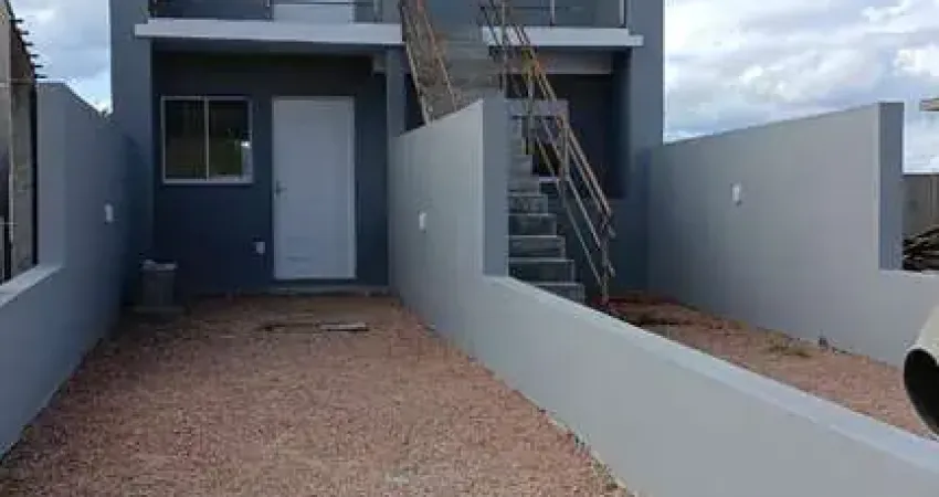 Casa em Porto Alegre, no bairro Restinga, com 2 dormitório(s), e 2 banheiros, à venda.
