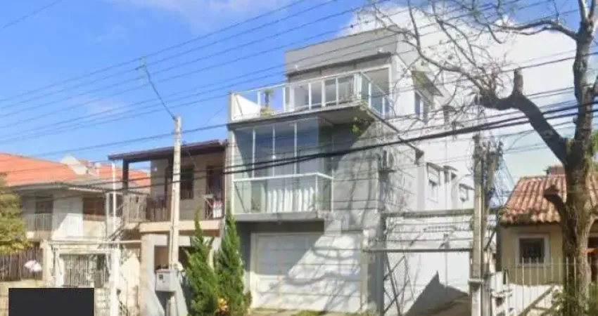 Sobrado de Alto Padrão na Vila Nova – 3 Dormitórios e 170 m² de Conforto e Estilo!