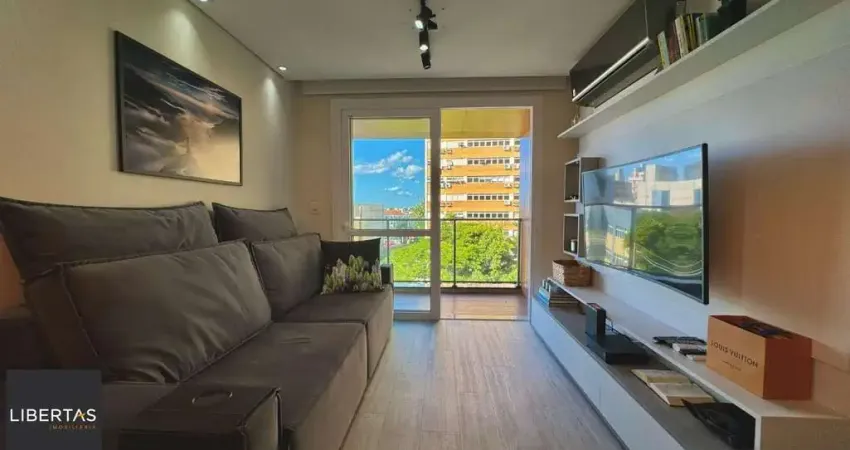 Apartamento mobiliado de 2 dormitórios no bairro Petrópolis
