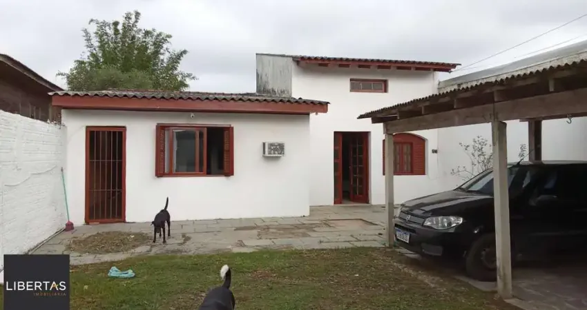 Casa de 3 dormitórios  a Venda no Bairro Ponta Grossa - Porto Alegre