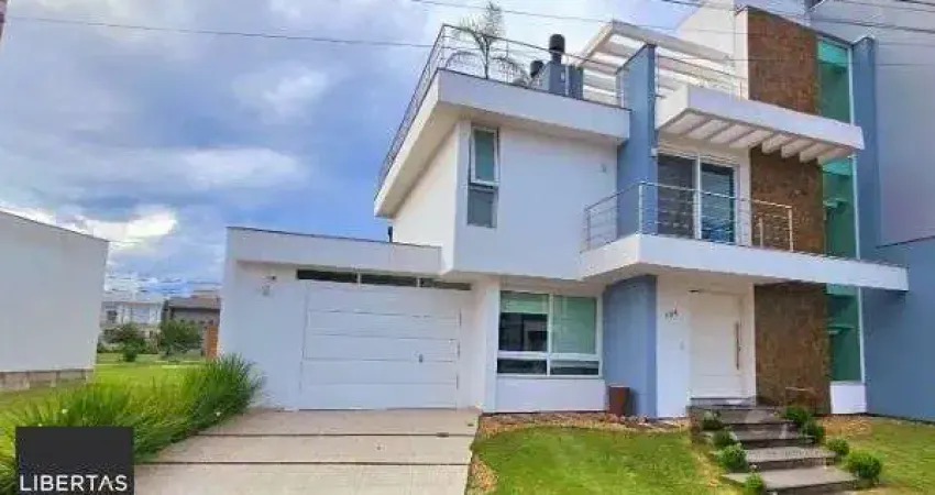 Casa em Porto Alegre, no bairro Hípica, com 3 dormitório(s), e 3 banheiros, à venda.